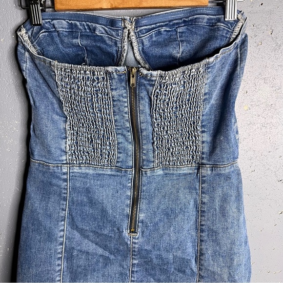 Edikted Alissa denim mini dress in size Large - Picture 6 of 11